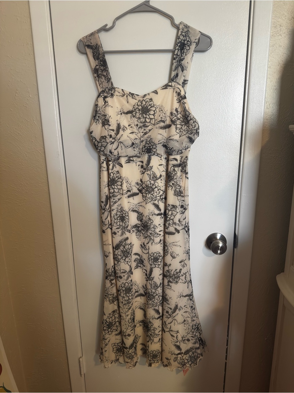SHEIN Black Floral Print Cream Maxi Dress